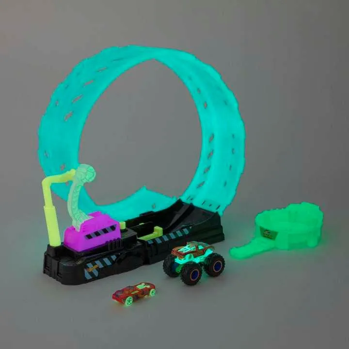 Hot Wheels Monster Trucks Glow-In-the Dark Epic Loop Challenge Playset