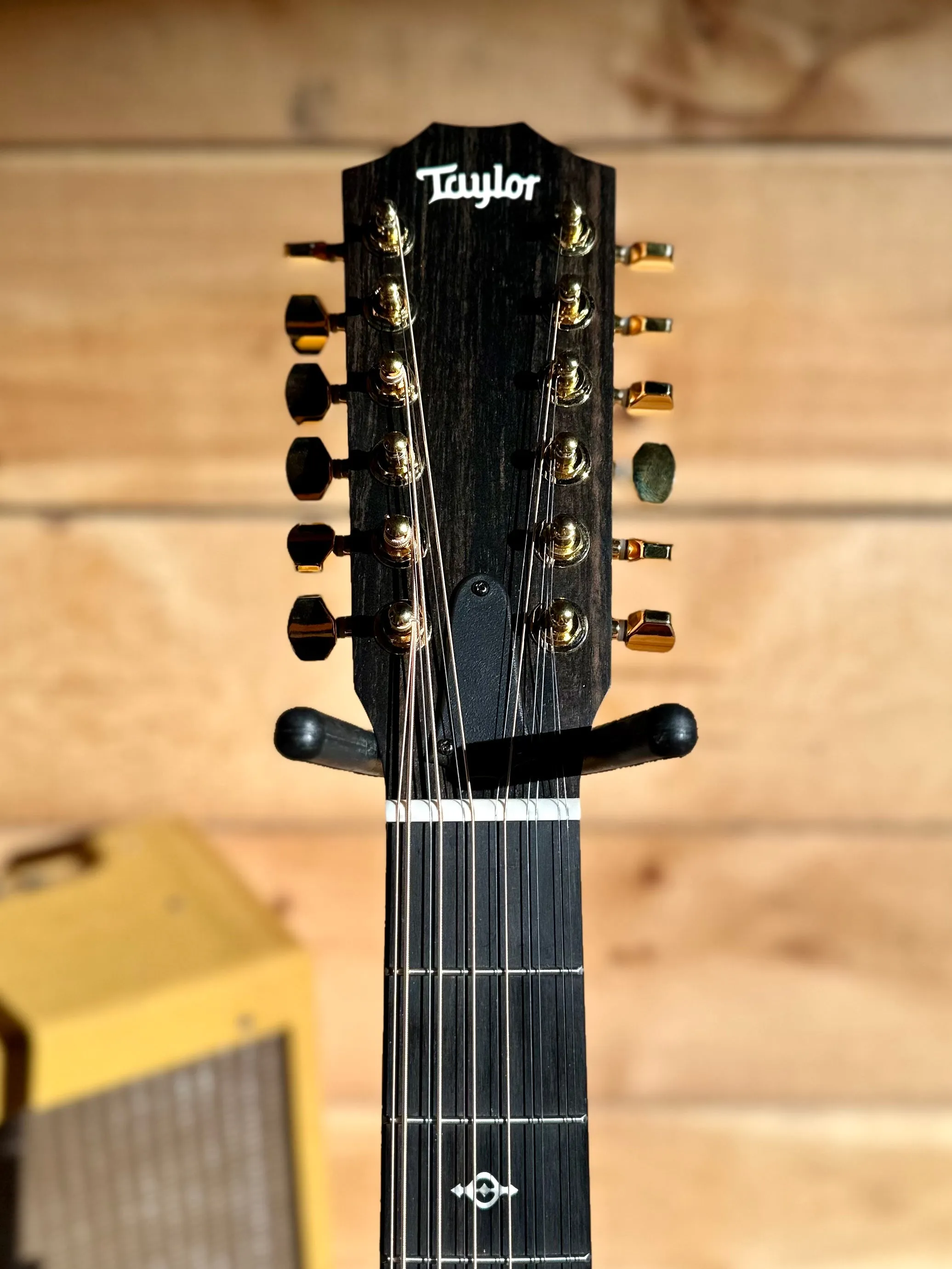 Taylor 264ce-K DLX