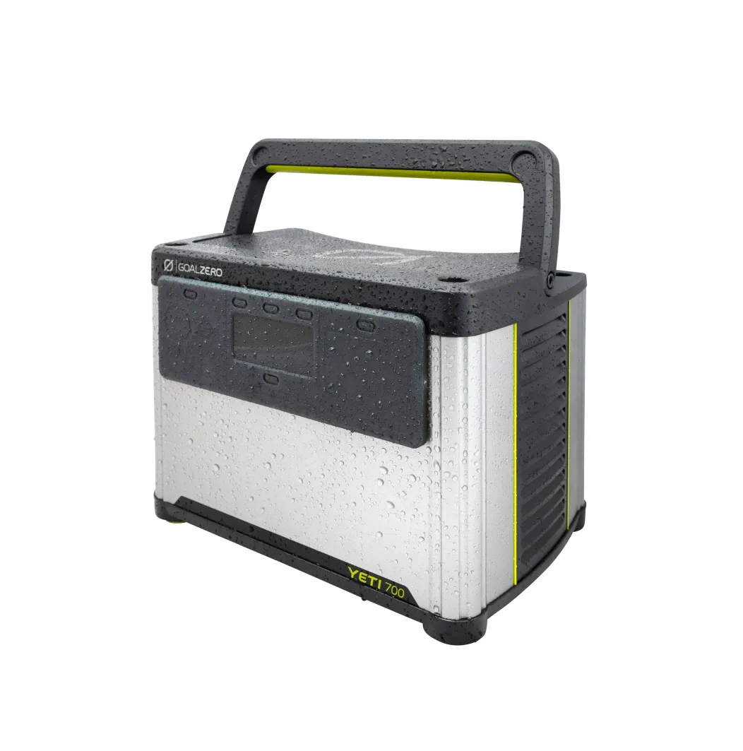 Yeti 700   Boulder 100 BC Solar Generator